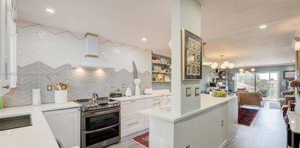 1332 Bayview Dr Unit #402, Fort Lauderdale