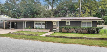 5304 Bedford, Kingsland