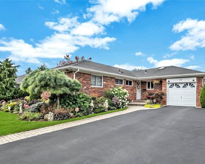 74 Victor Street, Plainview