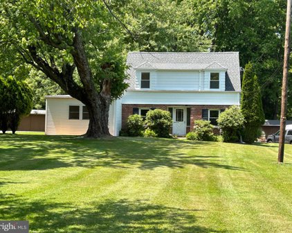 745 Yardville Hamilton Square Rd, Hamilton