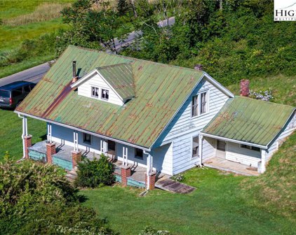 2070 Roundabout Road, Creston