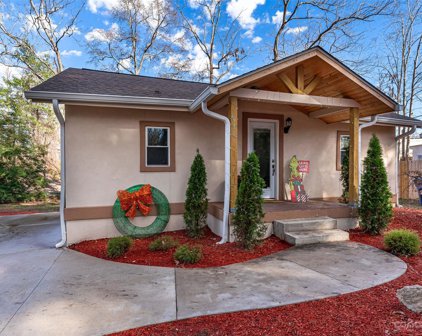 930 Maple  Street, Hendersonville