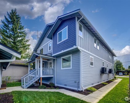 324 E 2nd Street Unit #B, North Bend