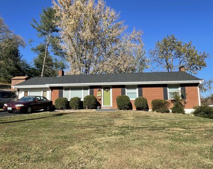 819 Pinecrest  Ave, Bedford
