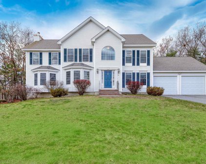 57 Stonepost Road, Pelham