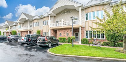 41 Sarah Court Unit #41, Amityville