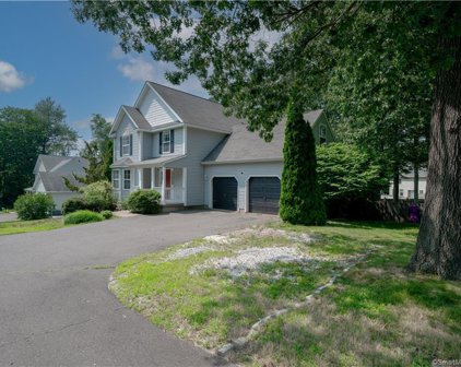 276 Meadowbrook Drive, Manchester