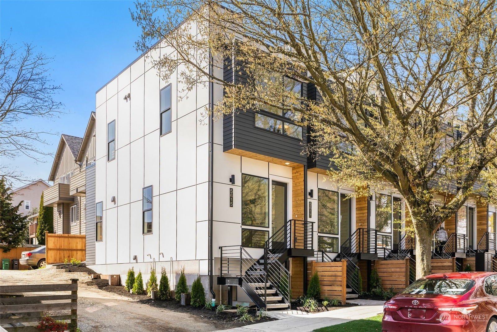 5617 26th Avenue NW, Seattle MLS 2054015 Skyline Properties, Inc