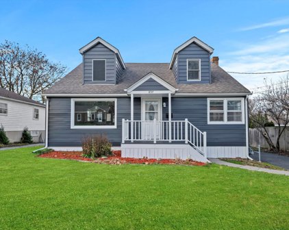 857 N Madison Street, Woodstock