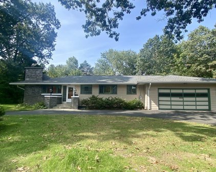 70 Pittroff Ave, South Hadley