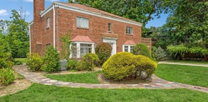 520 Broadway, Cedarhurst