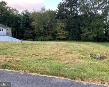 7073 Killarney Dr, Fayetteville