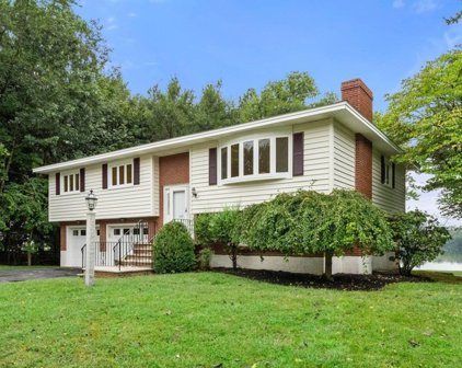 122 Spy Pond Pkwy, Arlington