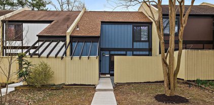 11096 Saffold Way, Reston