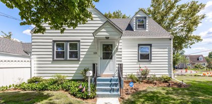 121 Leconey Cir, Palmyra