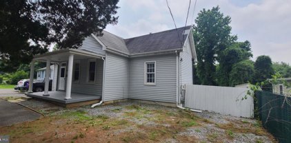 5017 Quincy St, Bladensburg