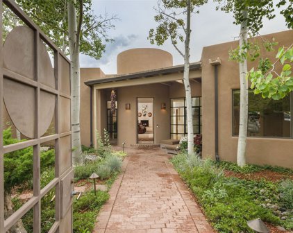 1106 Calle Conejo, Santa Fe