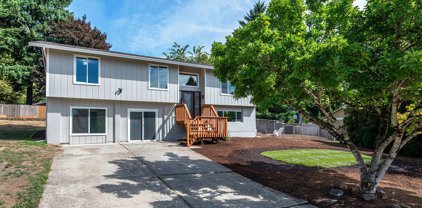 2409 SE HIGGINS DR, Vancouver