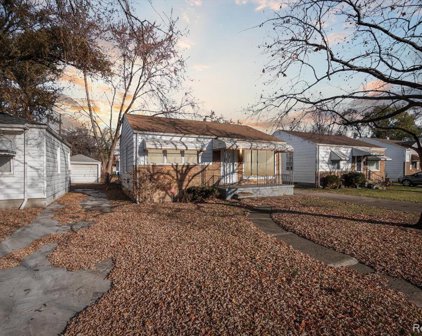 8095 PROSPECT, Warren