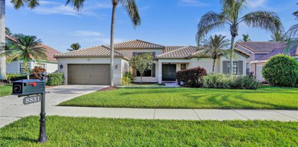 8831 S Southern Orchard Rd S, Davie
