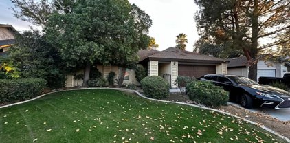6125 College, Bakersfield