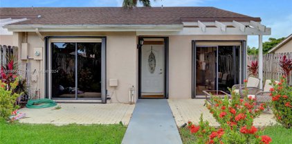 5045 E Lakes Dr, Deerfield Beach