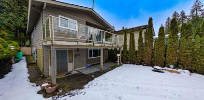 2136 Capilano Road, North Vancouver