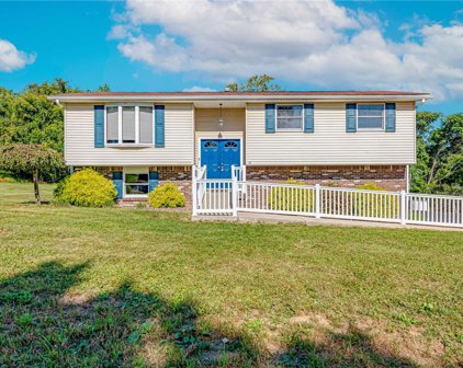 33 Adrian Dr, Hempfield Twp - Wml