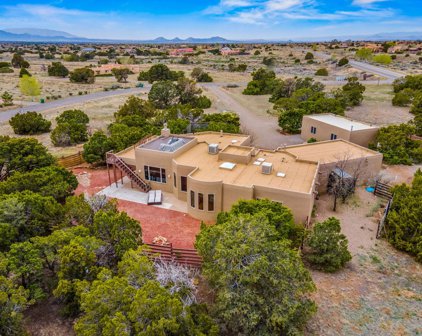 8 La Paz Loop, Santa Fe