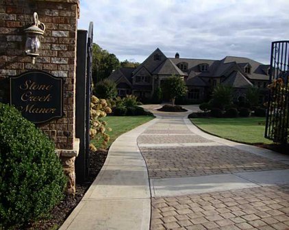 4186 N Arnold Mill Road, Woodstock