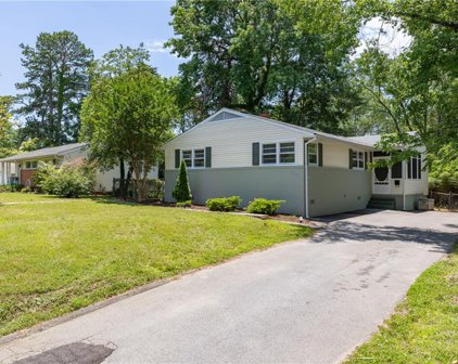 1507 Bonaventure Road, Greensboro