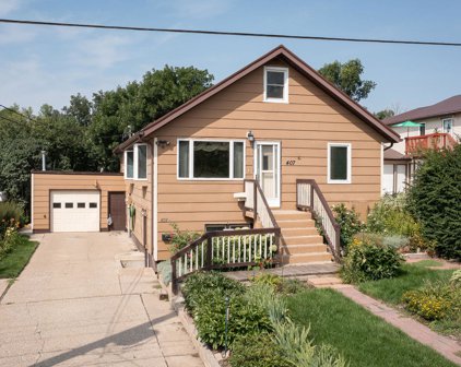 407 9th Avenue NE, Mandan