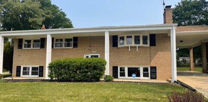 5900 Alan Dr, Clinton