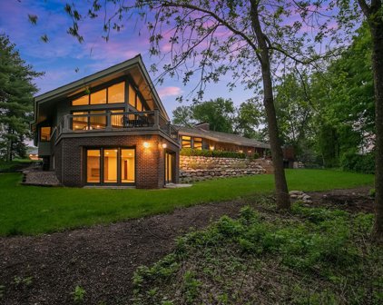 5890 Boulder Bridge Lane, Shorewood