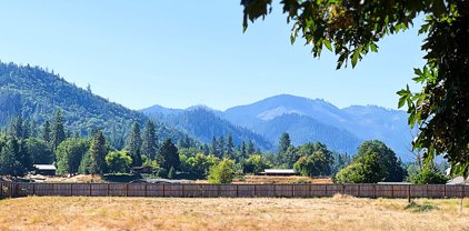 2923 Rogue River  Highway, Gold Hill