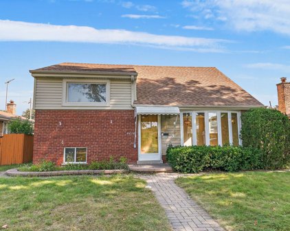 5010 Wright Terrace, Skokie