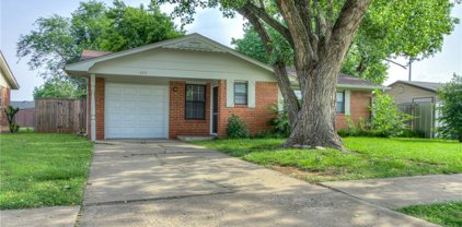 409 W Linden Drive, Mustang
