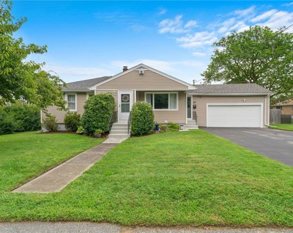 48 Brackett Avenue, Tiverton