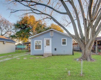 135 E Bernard Street, Clute