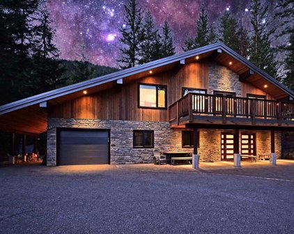8313 Chalet Drive, Whistler