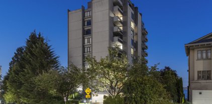 1930 Bellevue Avenue Unit 302, West Vancouver