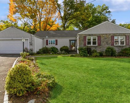 29 Lakeview Road, New Rochelle