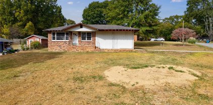 192 Upshaw Drive, Alpharetta