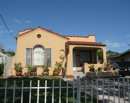 2364 Lemon Avenue, Signal Hill