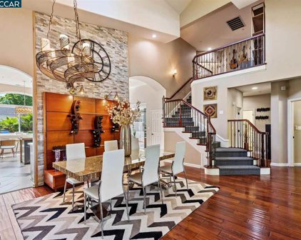 1868 Renee Way, Concord