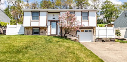 735 Vanderbilt Dr, Monroeville