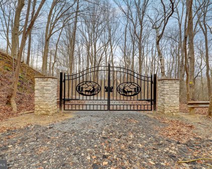 6000 River Forest Dr, Manassas