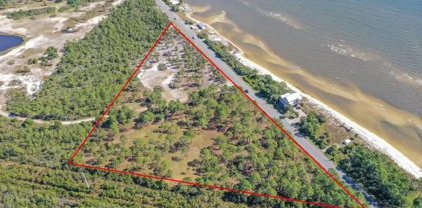 2667 Hwy 98 W, Carrabelle