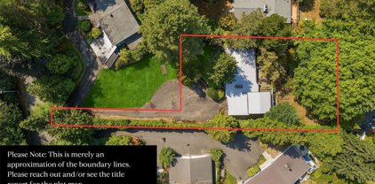 7930 NE 32nd Street, Medina