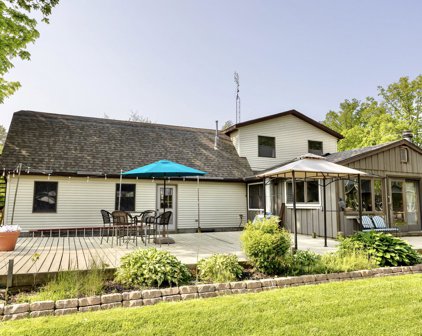 8869 Pine Street, Lakeview